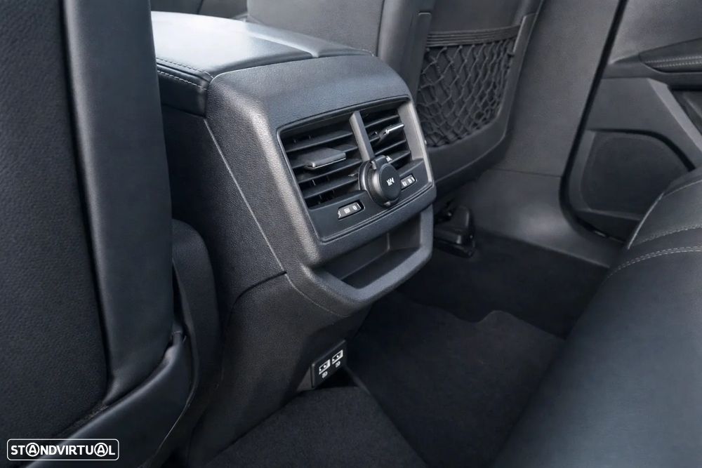 Peugeot 3008 1.6 Hybrid GT e-EAT8 - 19