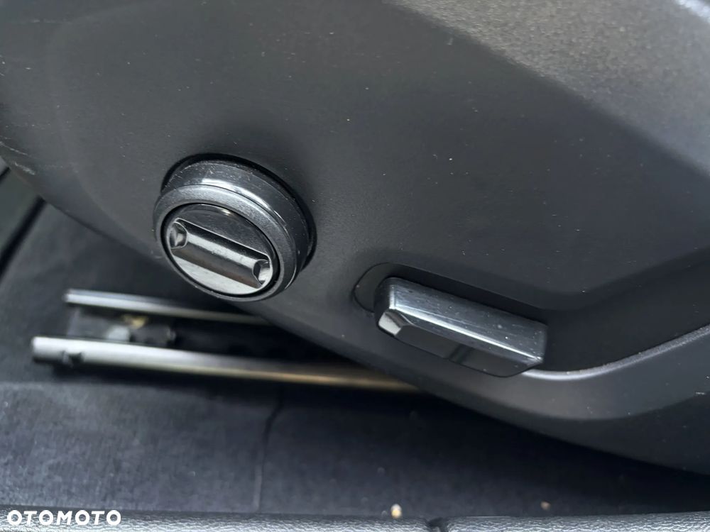 Volvo V60 D4 Geartronic Momentum Pro - 33