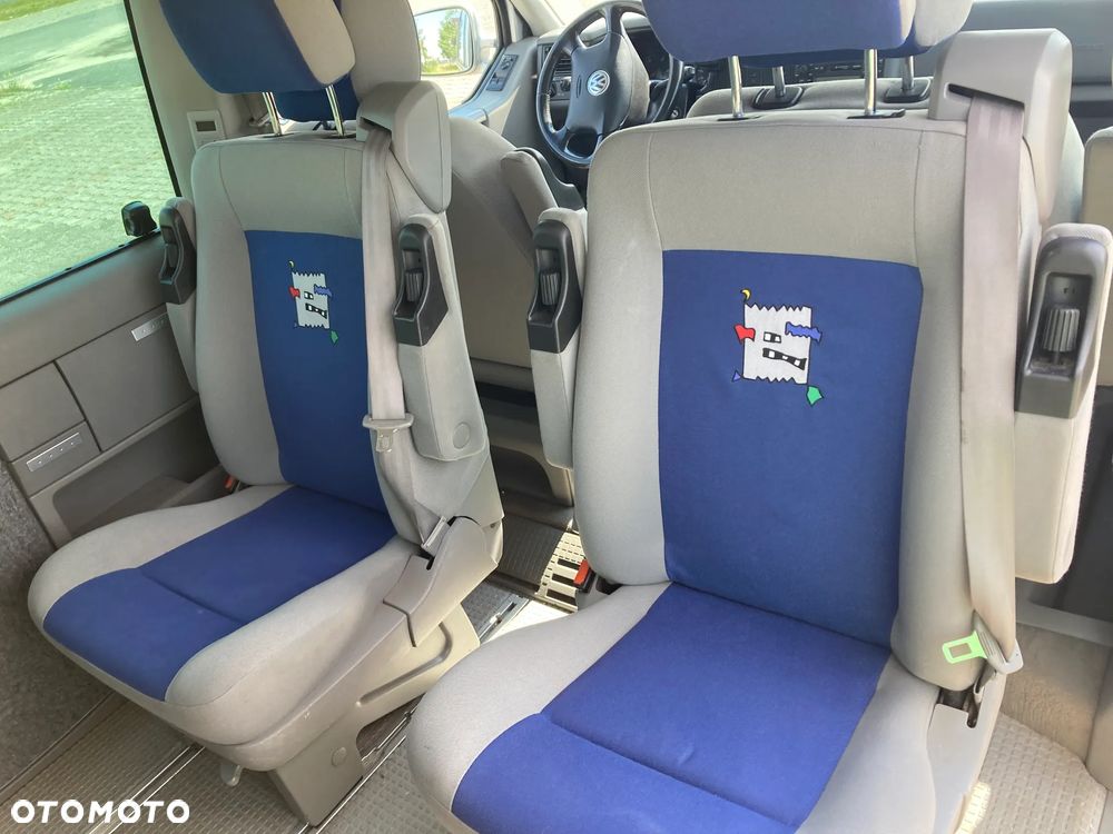 Volkswagen Multivan - 11