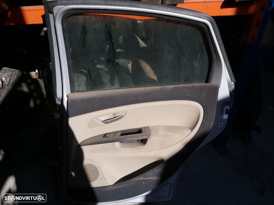 Porta Traseira Direita Fiat Linea 2008 Completa - 2
