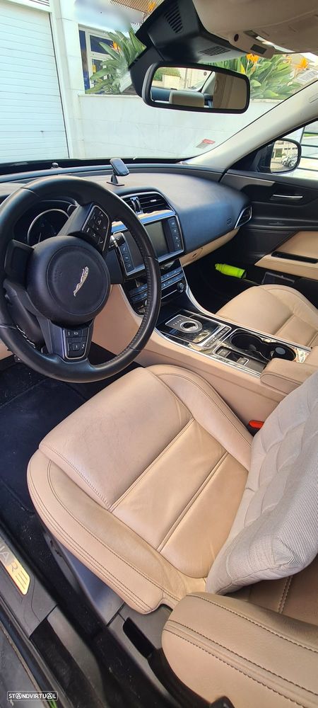 Jaguar XE 2.0 D Prestige Aut. - 5