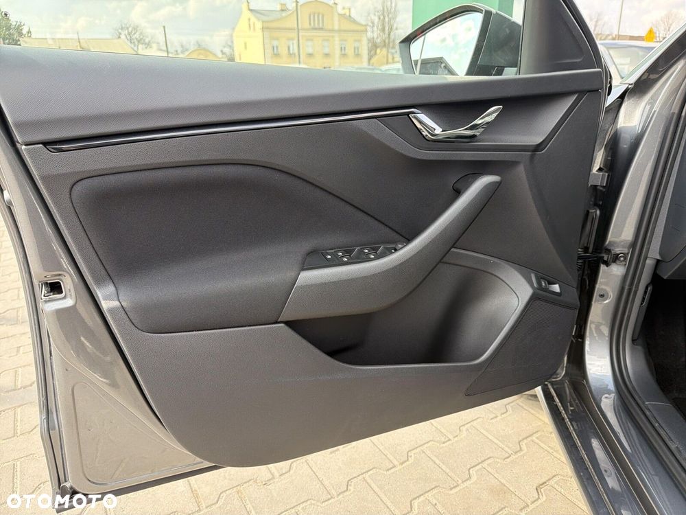 Skoda Scala 1.0 TSI Edition 130 DSG - 10