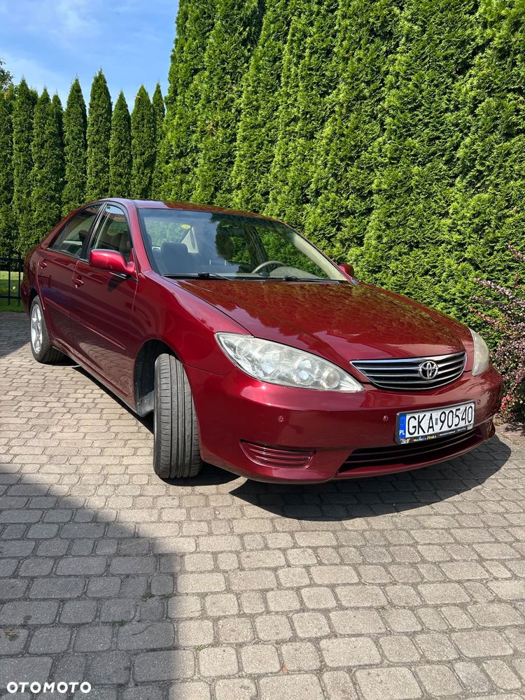 Toyota Camry - 16