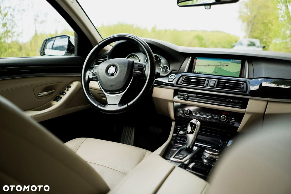 BMW Seria 5 520d xDrive Luxury Line - 28