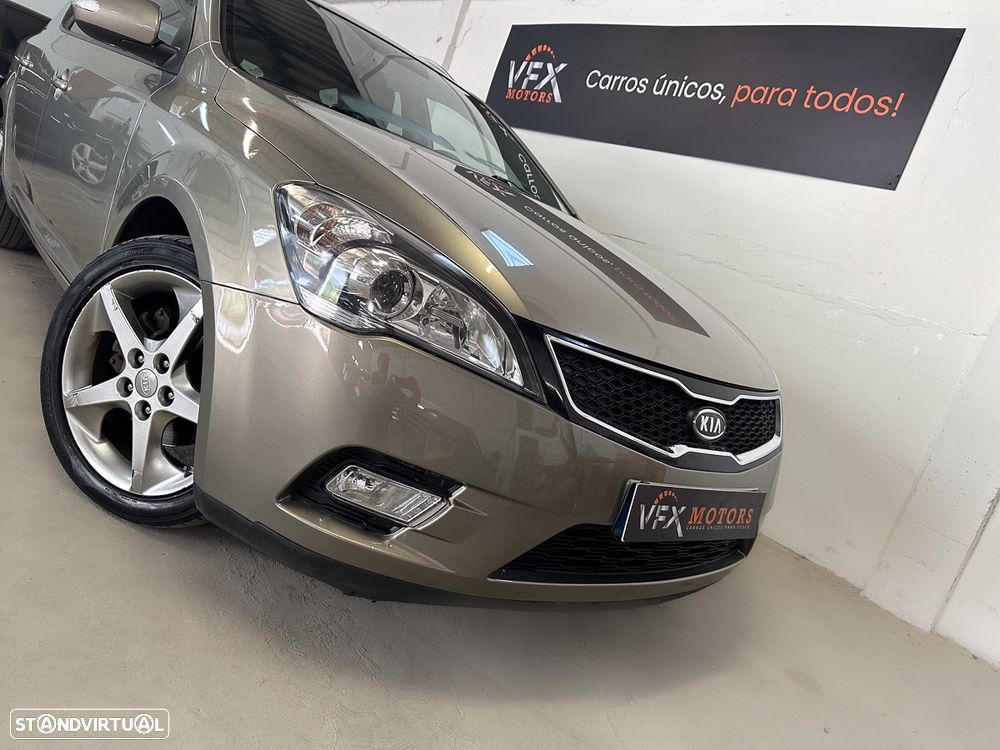 Kia Ceed SW 1.6 CRDi EX ISG - 29