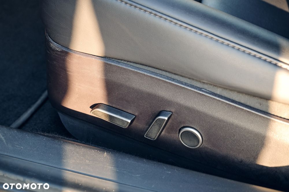Tesla Model 3 - 13