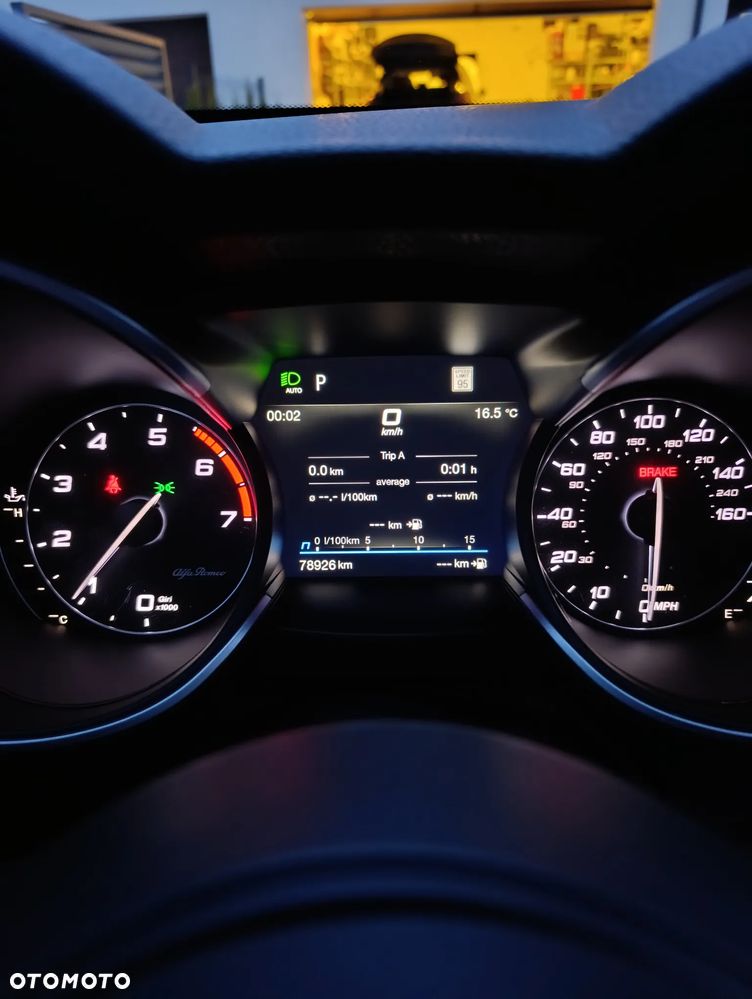 Alfa Romeo Stelvio 2.0 Turbo 16V AT8-Q4 Ti - 18