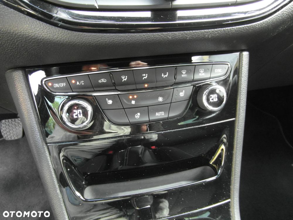 Opel Astra 1.4 T Dynamic - 26