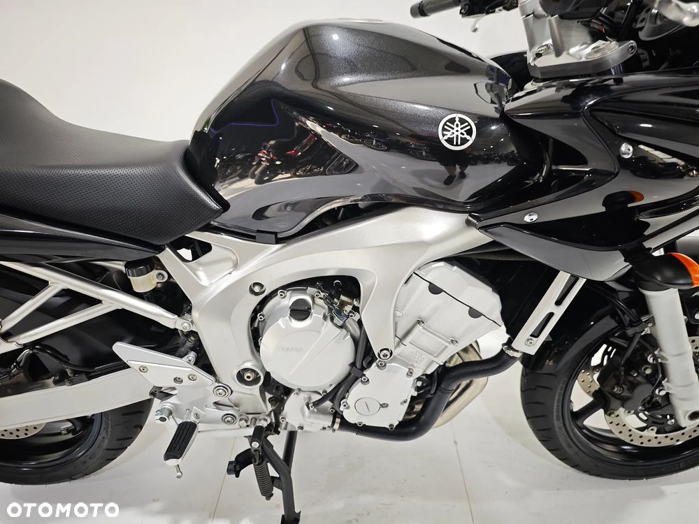 Yamaha FZ - 13