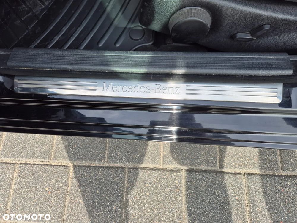 Mercedes-Benz Klasa C 180 CGI BlueEFFICIENCY Avantgarde - 16