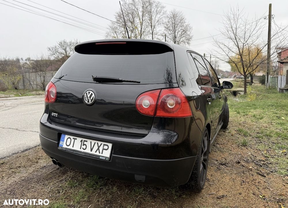 Volkswagen Golf 2.0 FSI GTI - 4