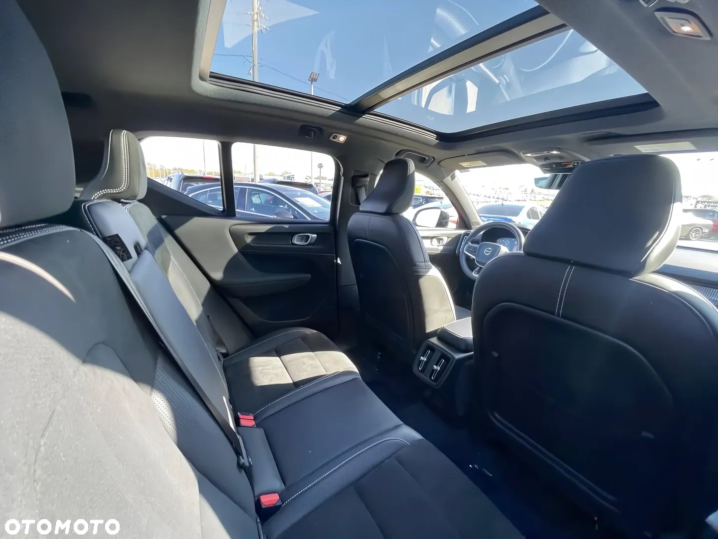 Volvo XC 40 T4 AWD R-Design - 11