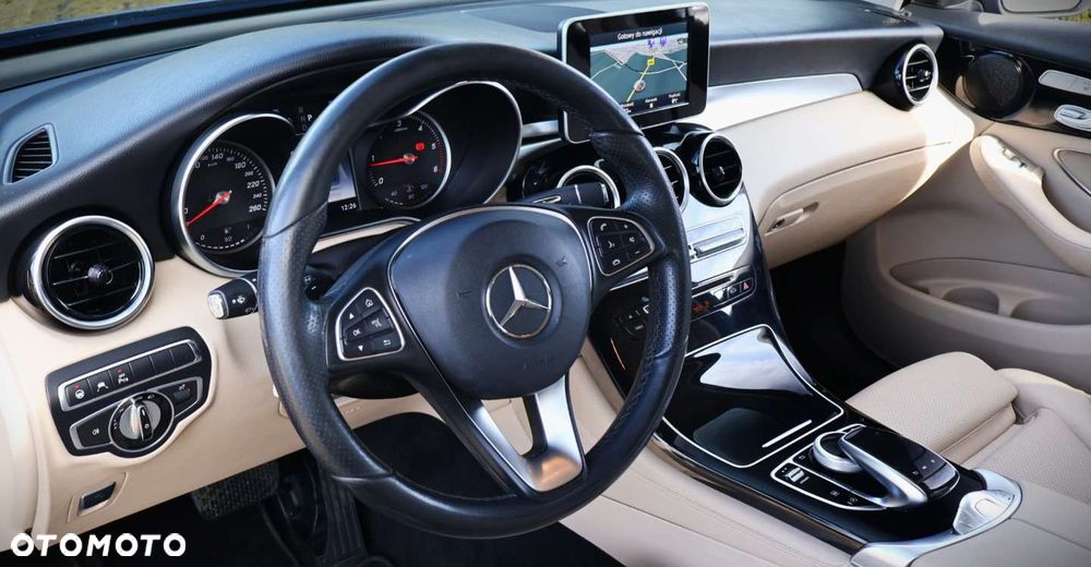 Mercedes-Benz GLC - 12