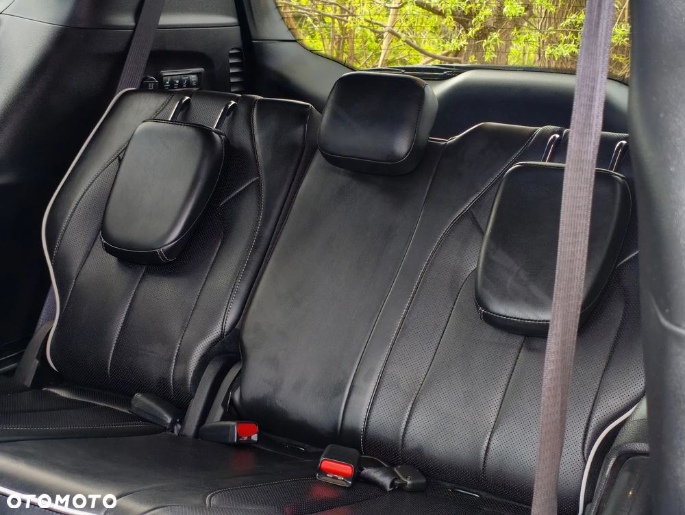 Chrysler Pacifica - 36