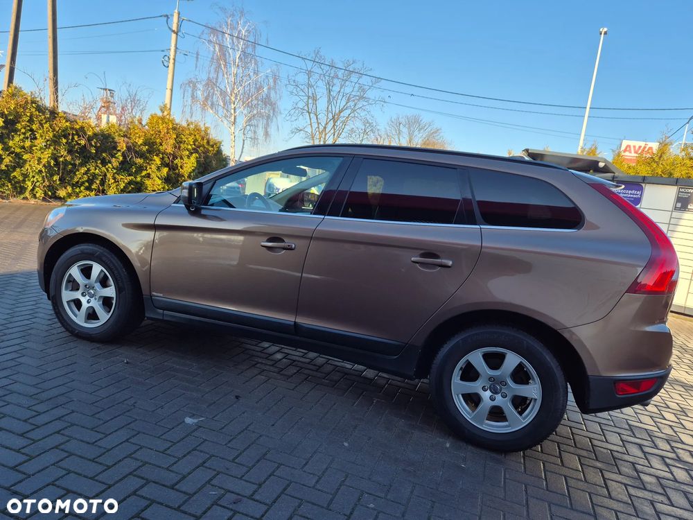 Volvo XC 60 2.4D AWD Momentum - 6