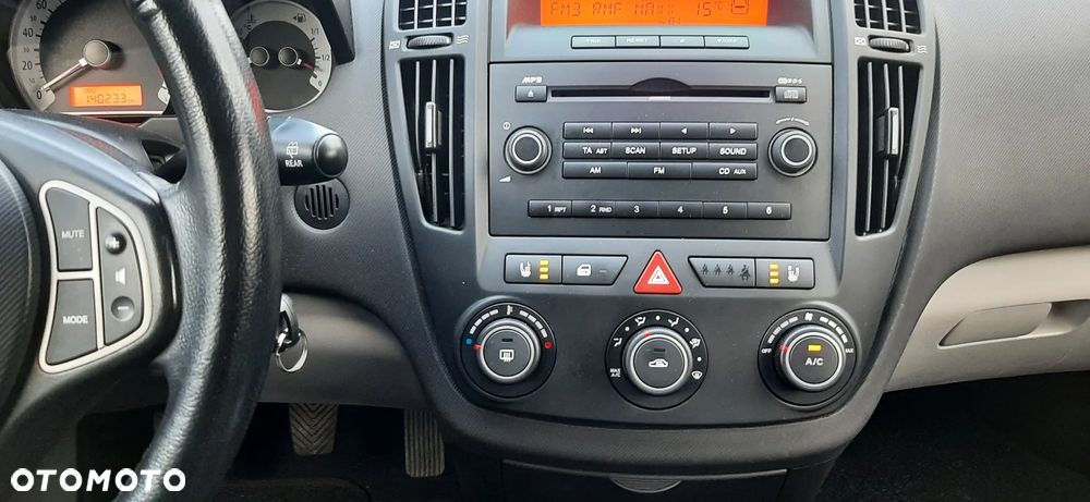 Kia Ceed - 24