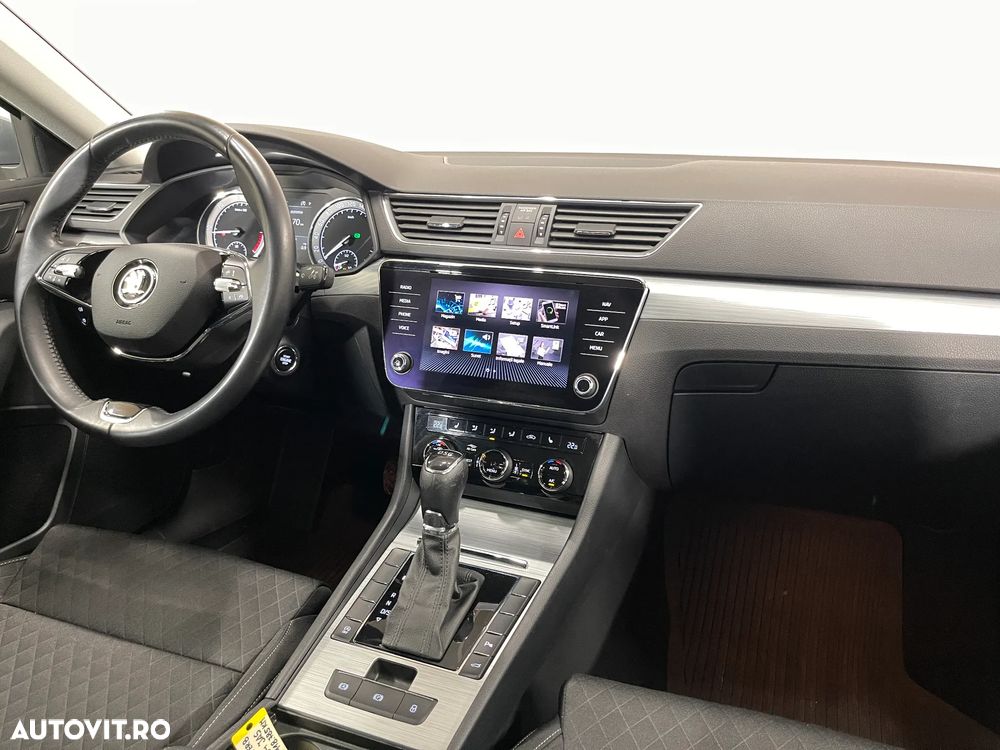 Skoda Superb 2.0 TDI DSG Ambition - 8