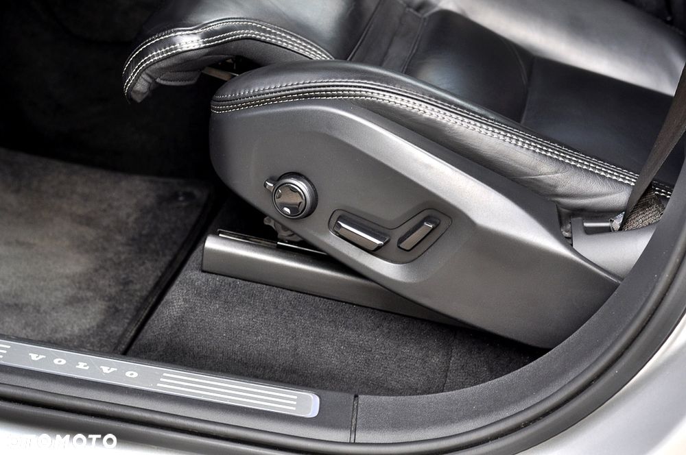 Volvo XC 90 D5 AWD Inscription 7os - 16