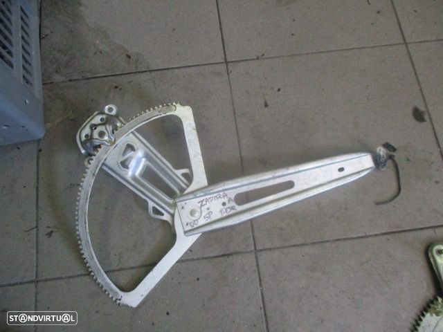 Elevador Manual 90579503 OPEL ZAFIRA 2000 5P TE - 1