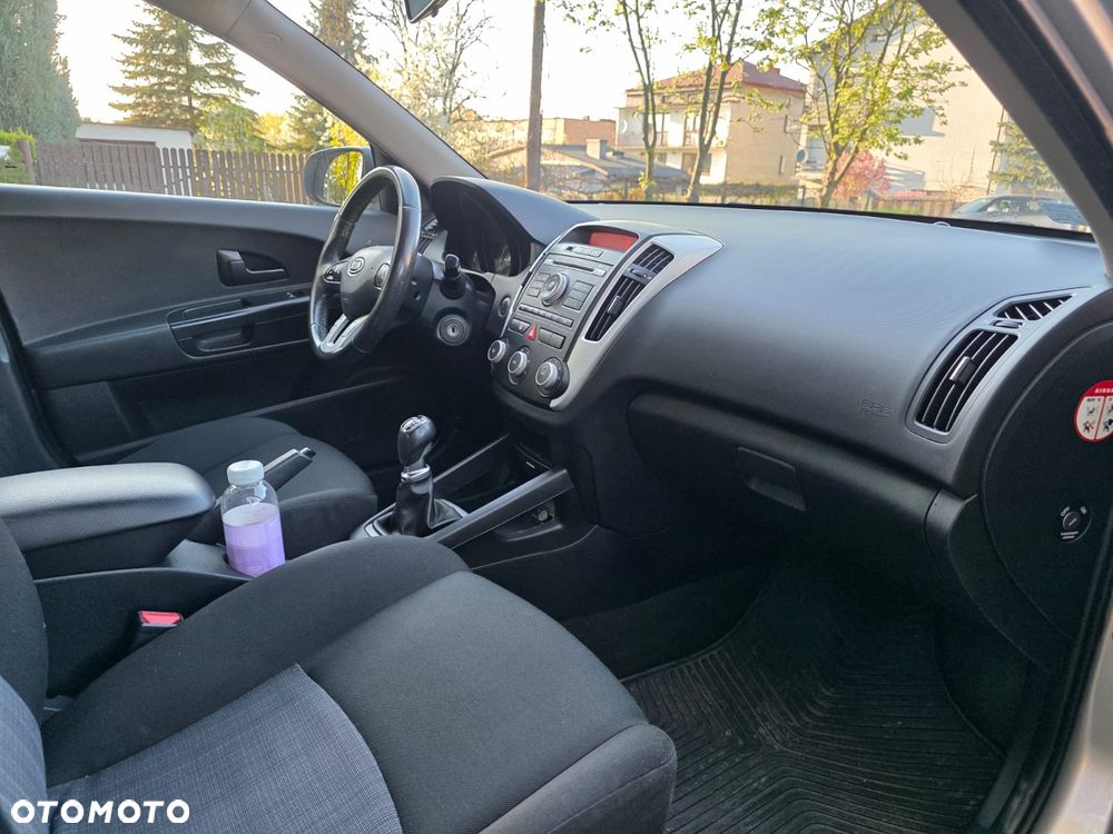 Kia Ceed 1.6 CRDi 90 Vision - 5
