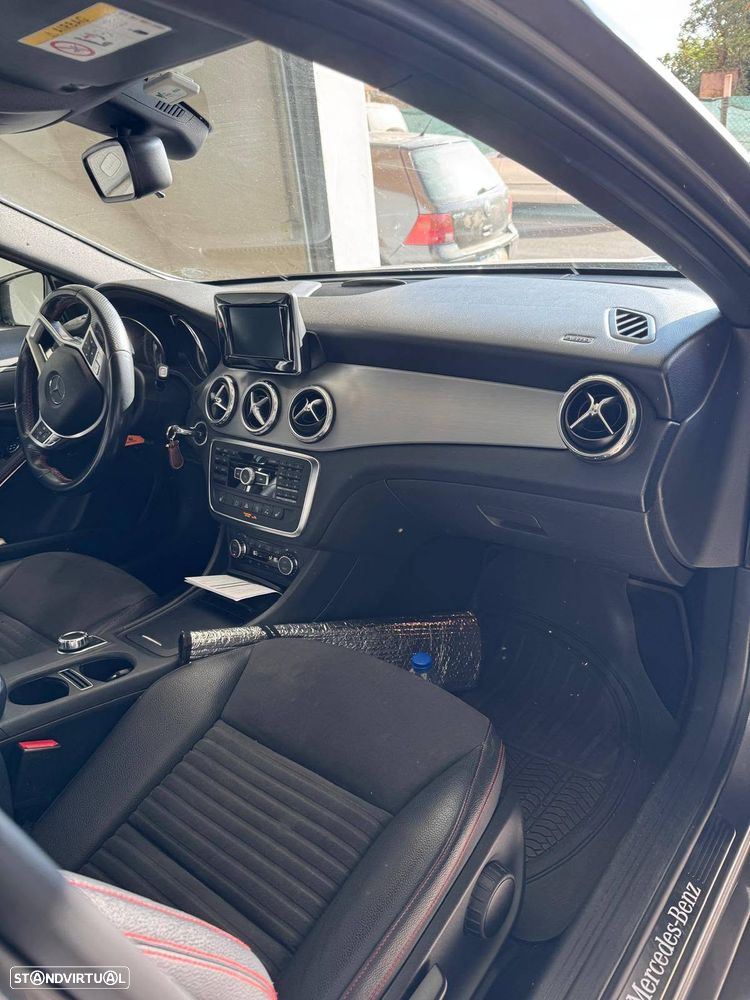 Mercedes-Benz GLA 200 d 4Matic 7G-DCT AMG Line - 2