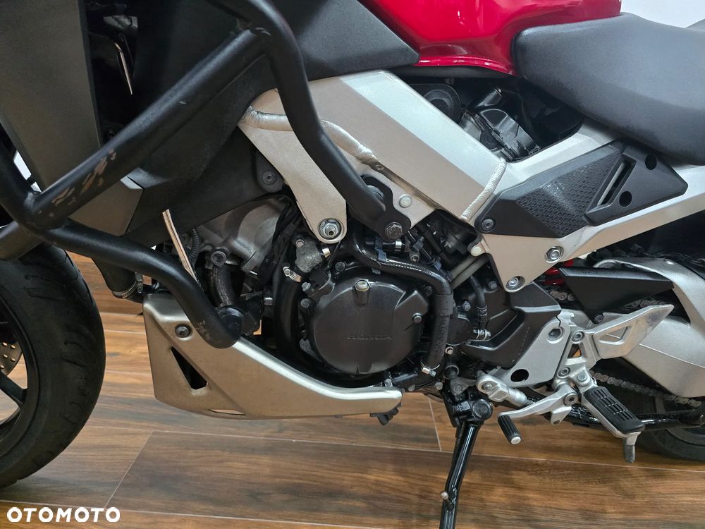 Honda VFR - 14