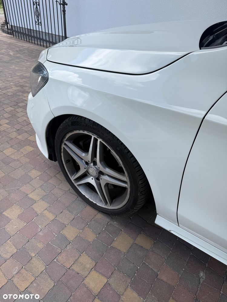 Mercedes-Benz CLA 250 4-Matic AMG Line - 11