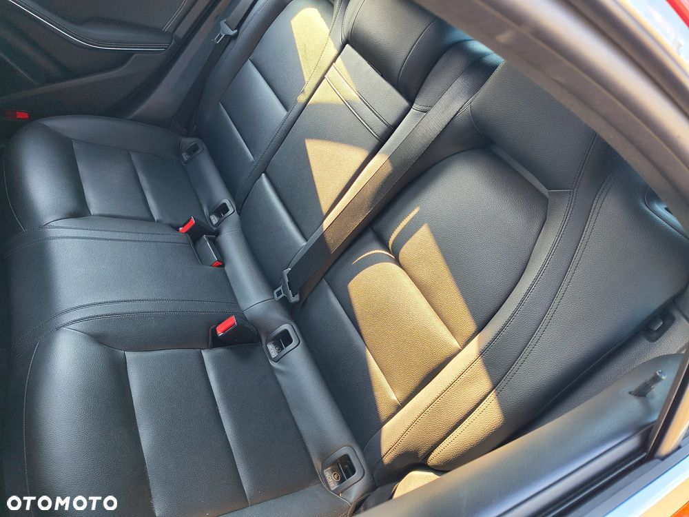 Mercedes-Benz CLA 250 7G-DCT Sport - 6