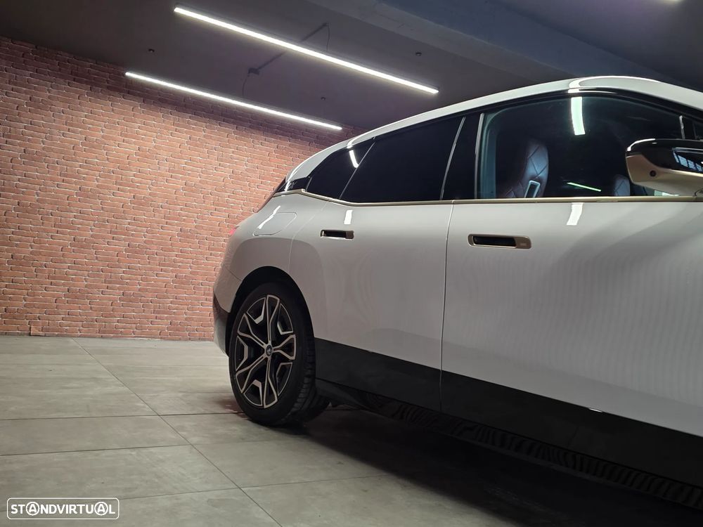 BMW iX xDrive 40 Pack Desportivo - 43