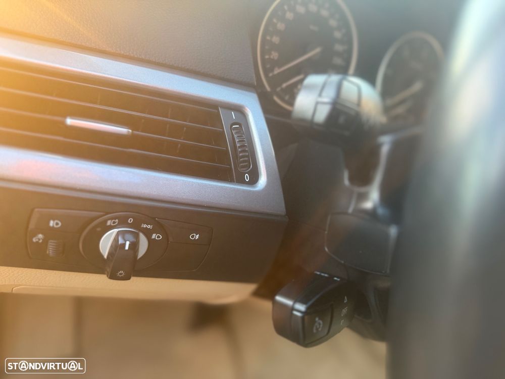 BMW 520 dA Touring - 13