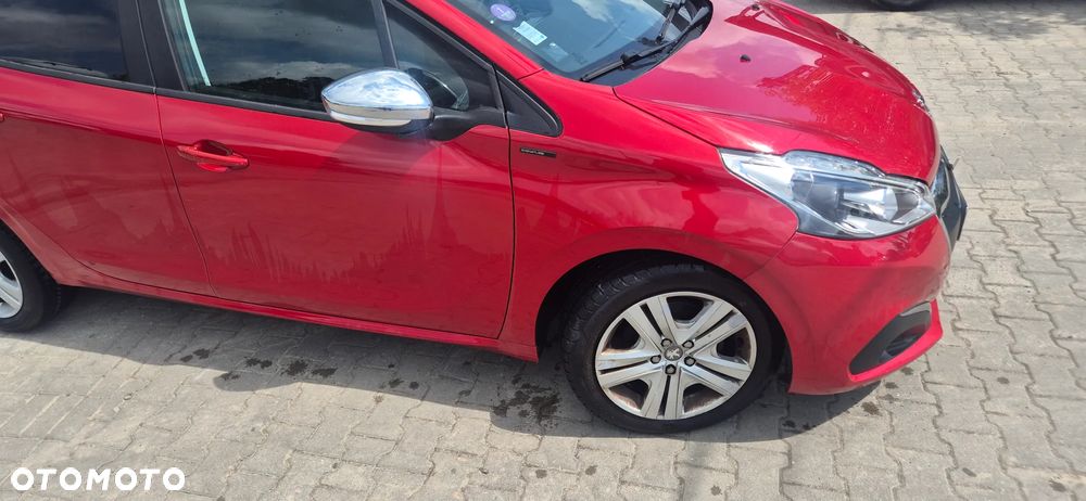 Peugeot 208 1.2 PureTech GPF Signature S&S - 6