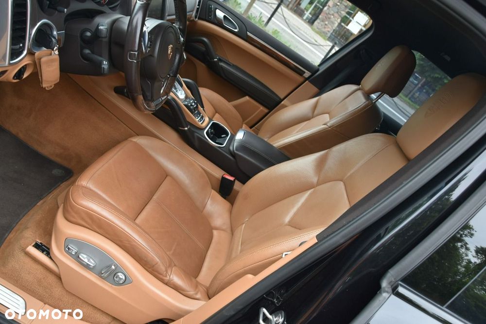 Porsche Cayenne - 26