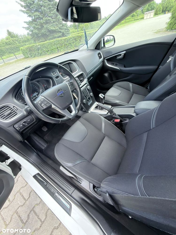 Volvo V40 T3 R-Design Momentum - 17