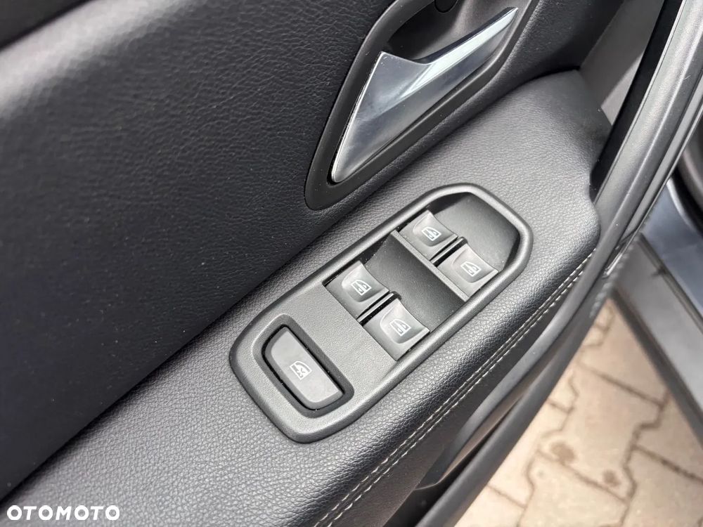 Dacia Duster 1.6 SCe Prestige - 28