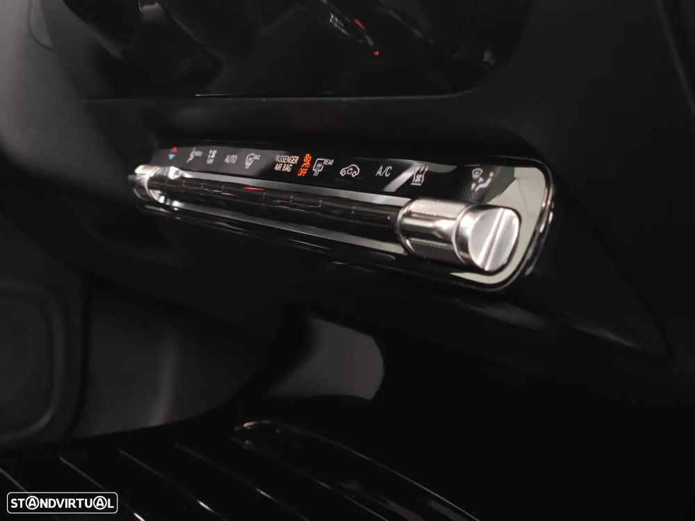 Mercedes-Benz CLA 250 e Shooting Brake AMG Line - 36