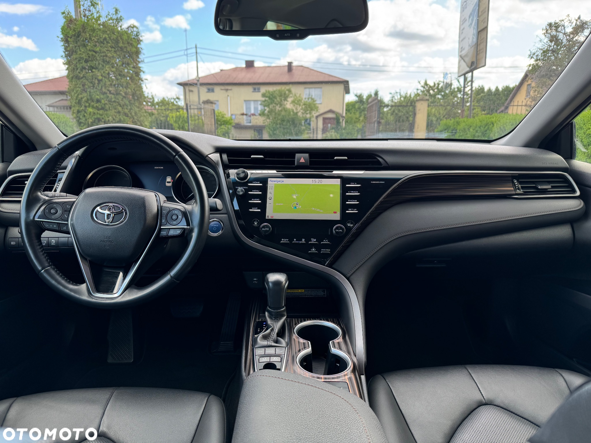 Toyota Camry 2.5 Hybrid Executive CVT - 11