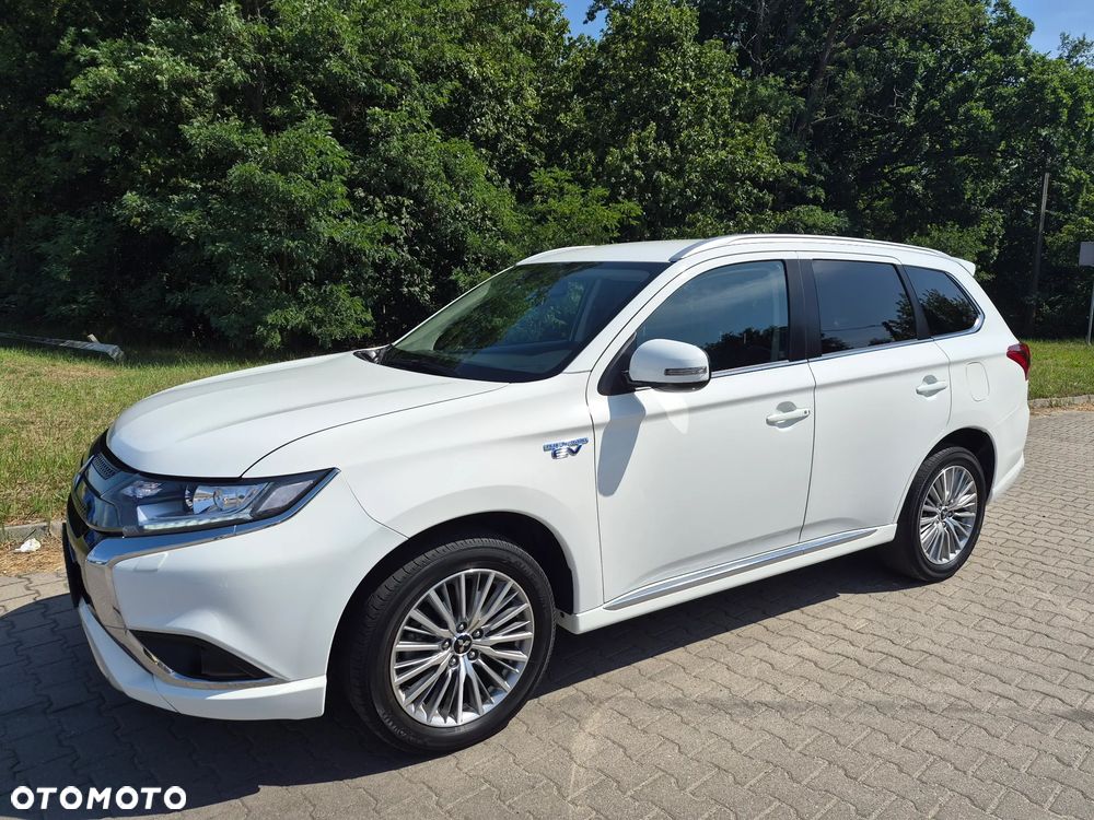 Mitsubishi Outlander - 3