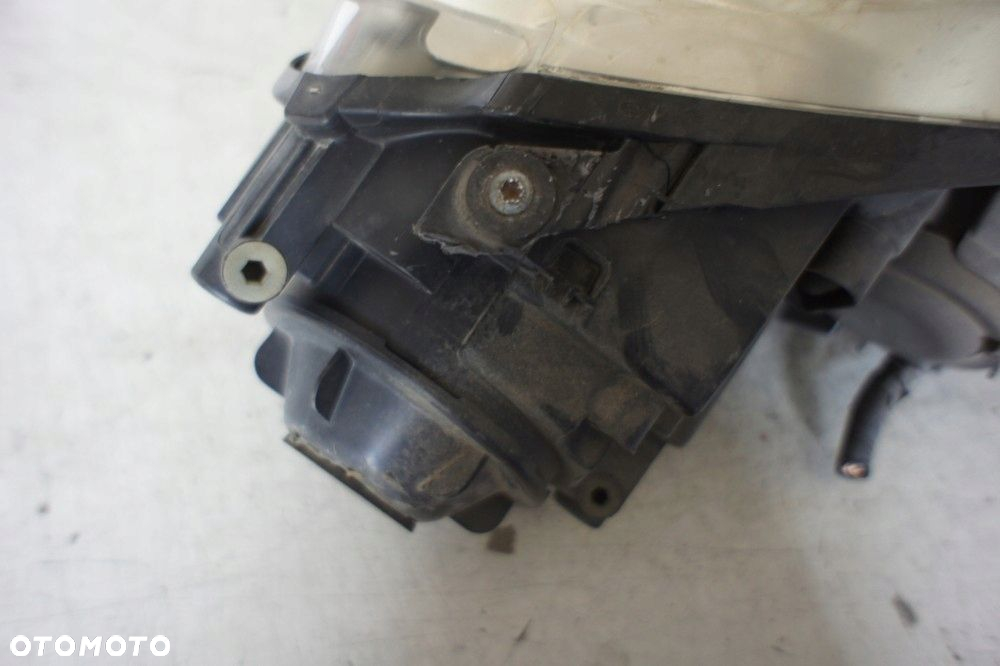 VW GOLF V LAMPA LEWY PRZÓD - 4
