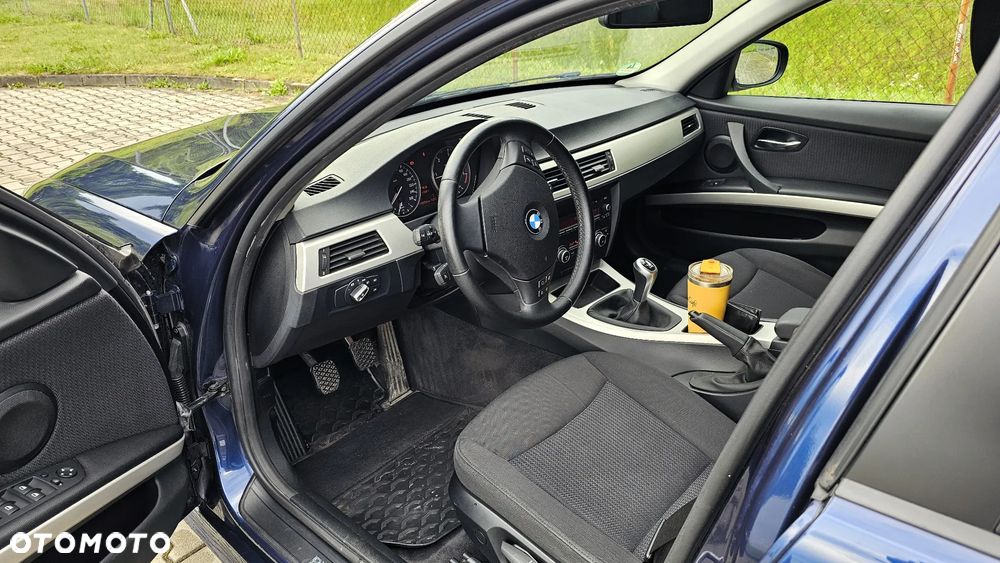 BMW Seria 3 320d Luxury Line - 13