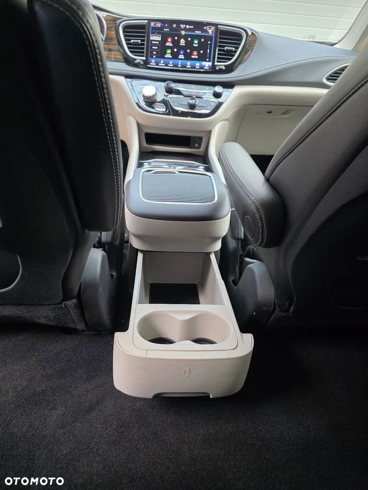 Chrysler Pacifica - 19