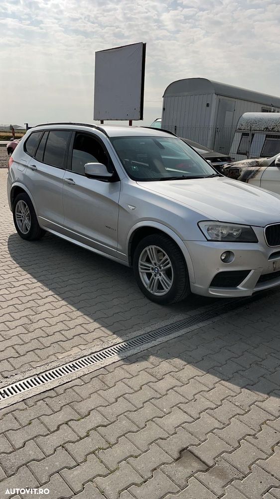 Dezmembram BMW X3 F25 2.0D Xdrive manual din 2012 - 2