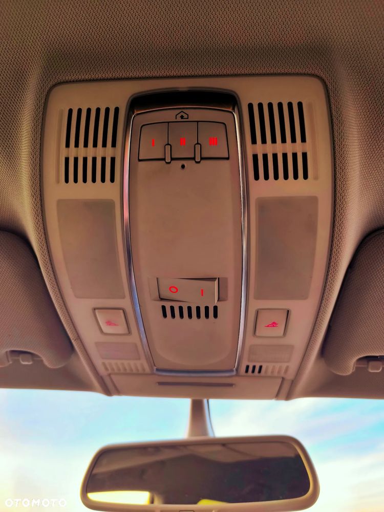 Audi A6 Avant 4.2 quattro tiptronic - 12