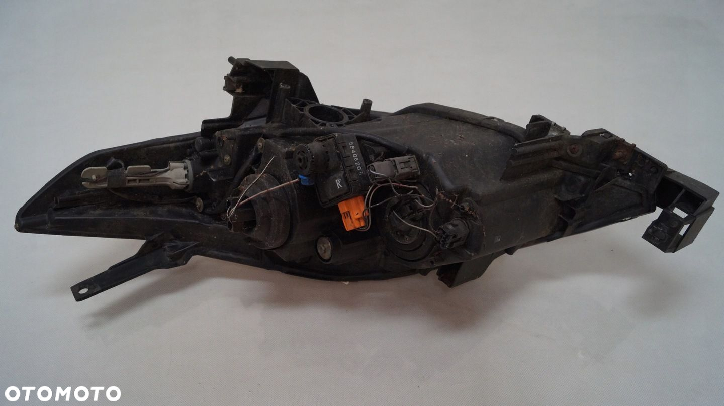 LAMPA PRZEDNIA PRAWA MAZDA 5 - 8