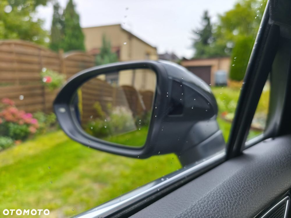 Volkswagen Passat 2.0 TSI Elegance DSG - 17