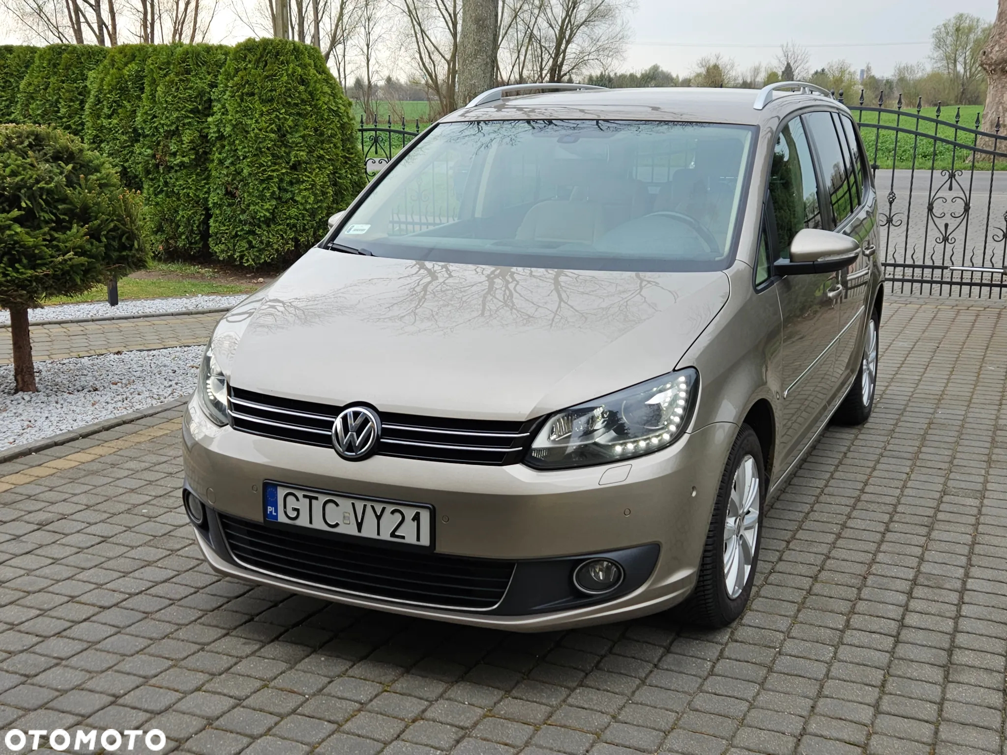 Volkswagen Touran 2.0 TDI DPF Highline DSG - 3