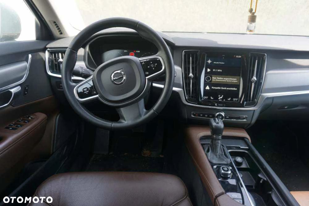 Volvo V90 D4 Momentum - 5