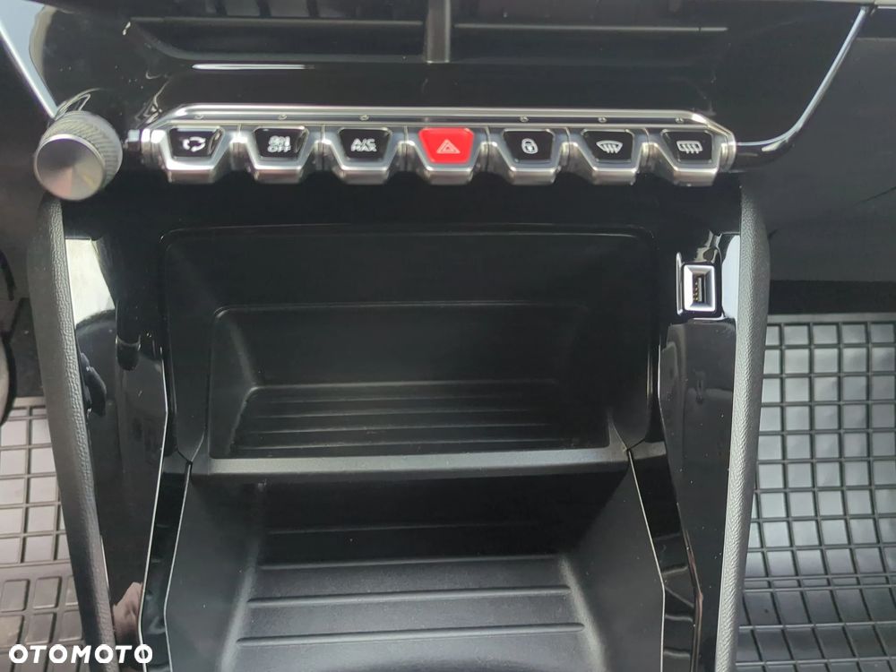 Peugeot 208 1.2 PureTech Active Pack S&S - 32