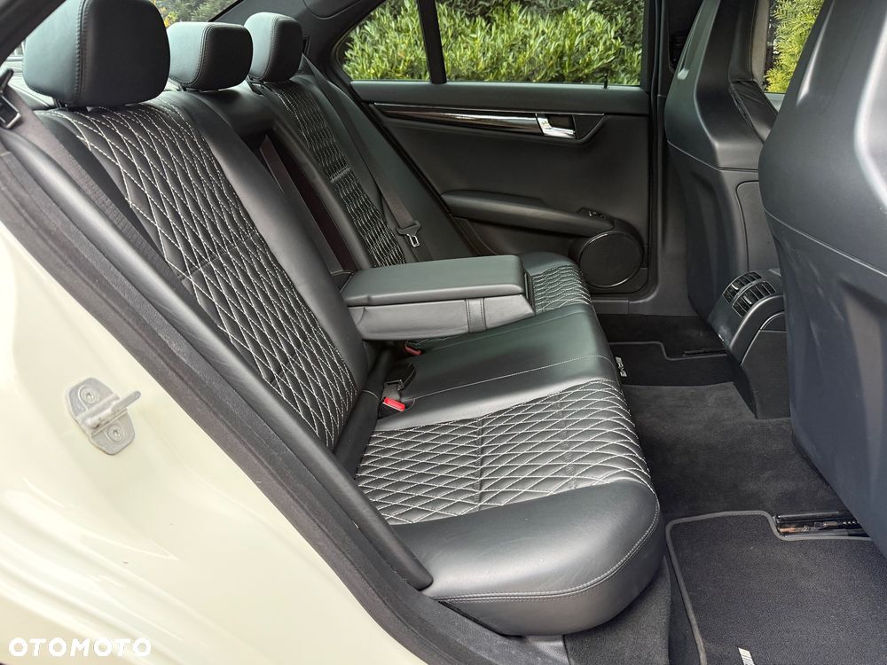 Mercedes-Benz Klasa C 63 AMG 7G-TRONIC - 16