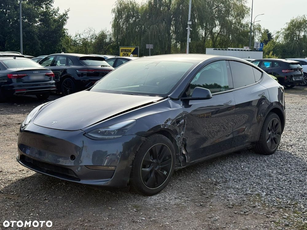 Tesla Model Y Long Range Dual Motor AWD - 10