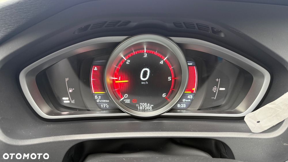 Volvo V40 D2 Summum - 24